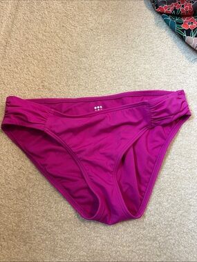 Women’s Magenta Bikini Bottoms